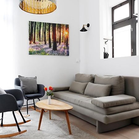 Nieb By Rockchair Apartments L Superhost Status L 3 Bedrooms Boxspringbeds 3 Bathrooms In Center "Kurfuerstendamm" - Cozy Family & Business Flair Welcomes You! Berlin Kültér fotó