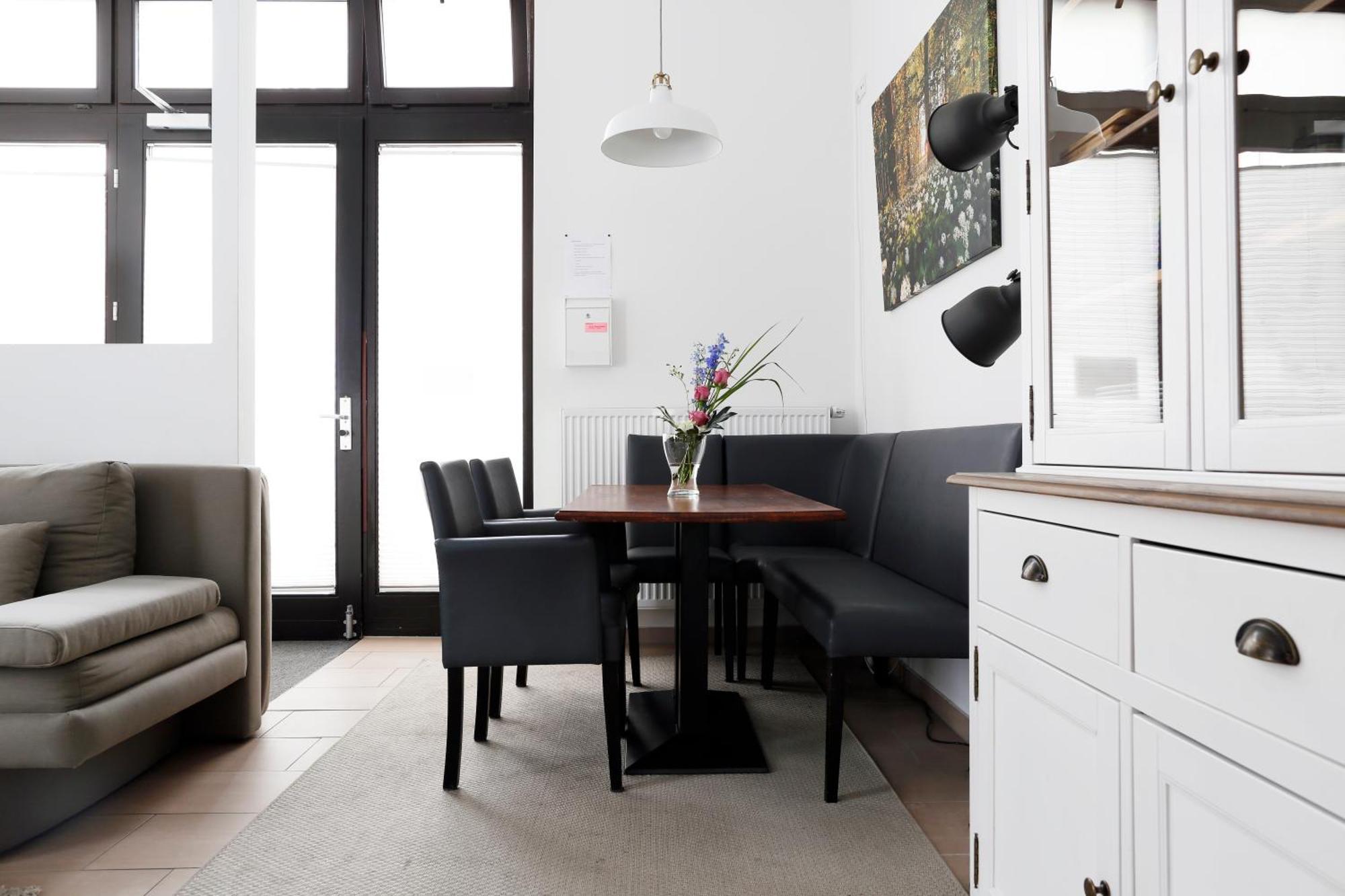 Nieb By Rockchair Apartments L Superhost Status L 3 Bedrooms Boxspringbeds 3 Bathrooms In Center "Kurfuerstendamm" - Cozy Family & Business Flair Welcomes You! Berlin Kültér fotó