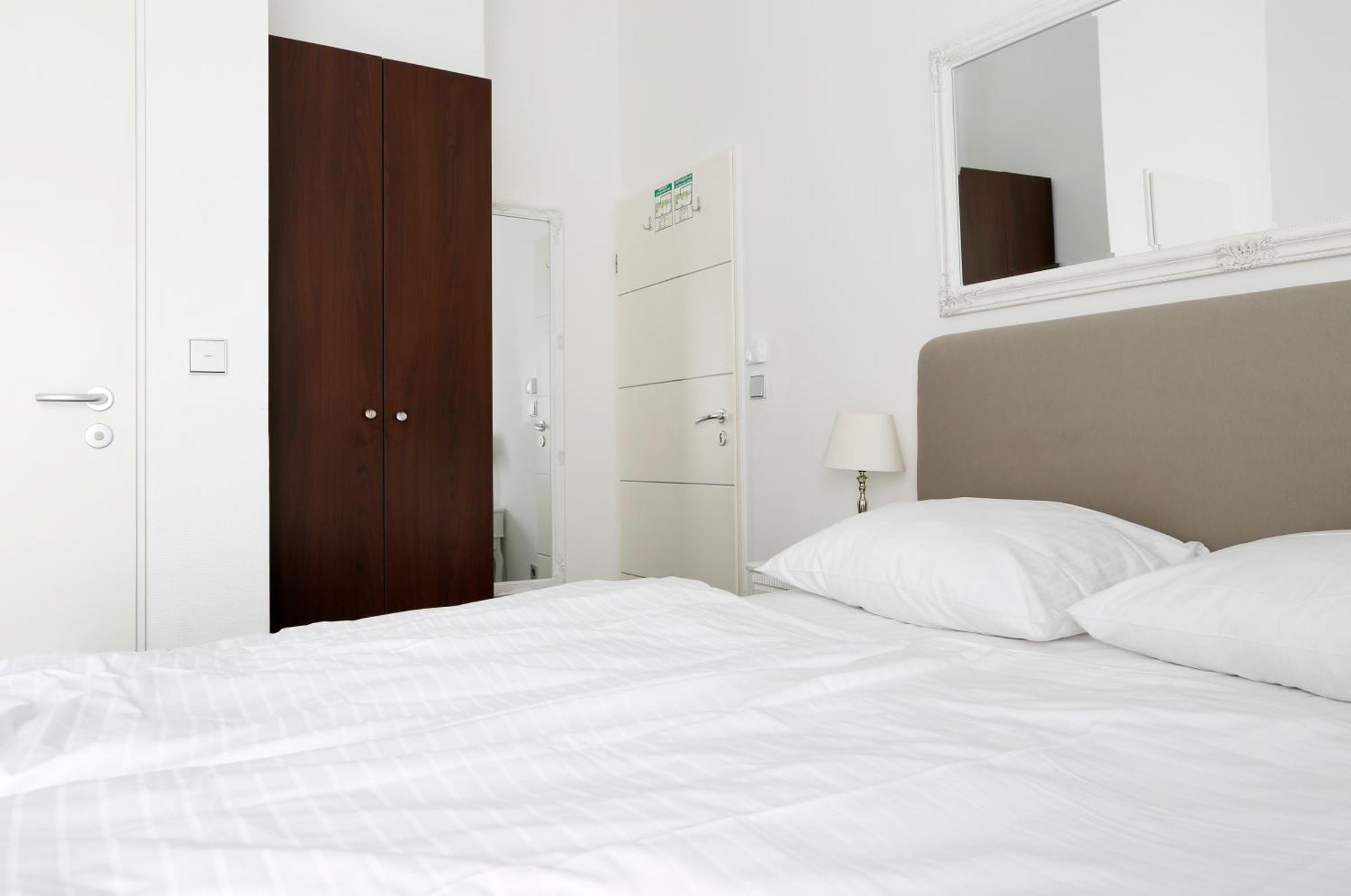 Nieb By Rockchair Apartments L Superhost Status L 3 Bedrooms Boxspringbeds 3 Bathrooms In Center "Kurfuerstendamm" - Cozy Family & Business Flair Welcomes You! Berlin Kültér fotó