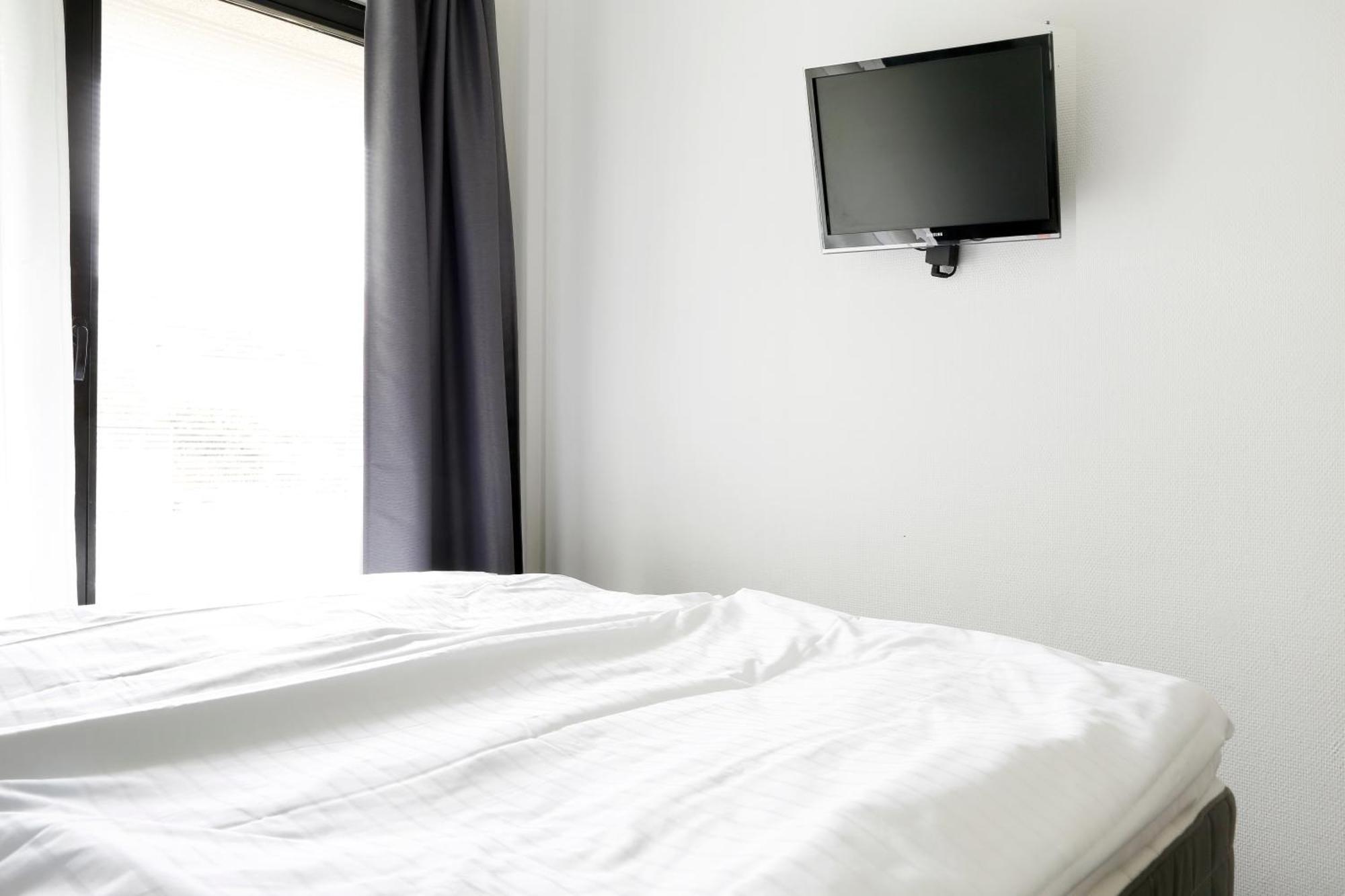Nieb By Rockchair Apartments L Superhost Status L 3 Bedrooms Boxspringbeds 3 Bathrooms In Center "Kurfuerstendamm" - Cozy Family & Business Flair Welcomes You! Berlin Kültér fotó