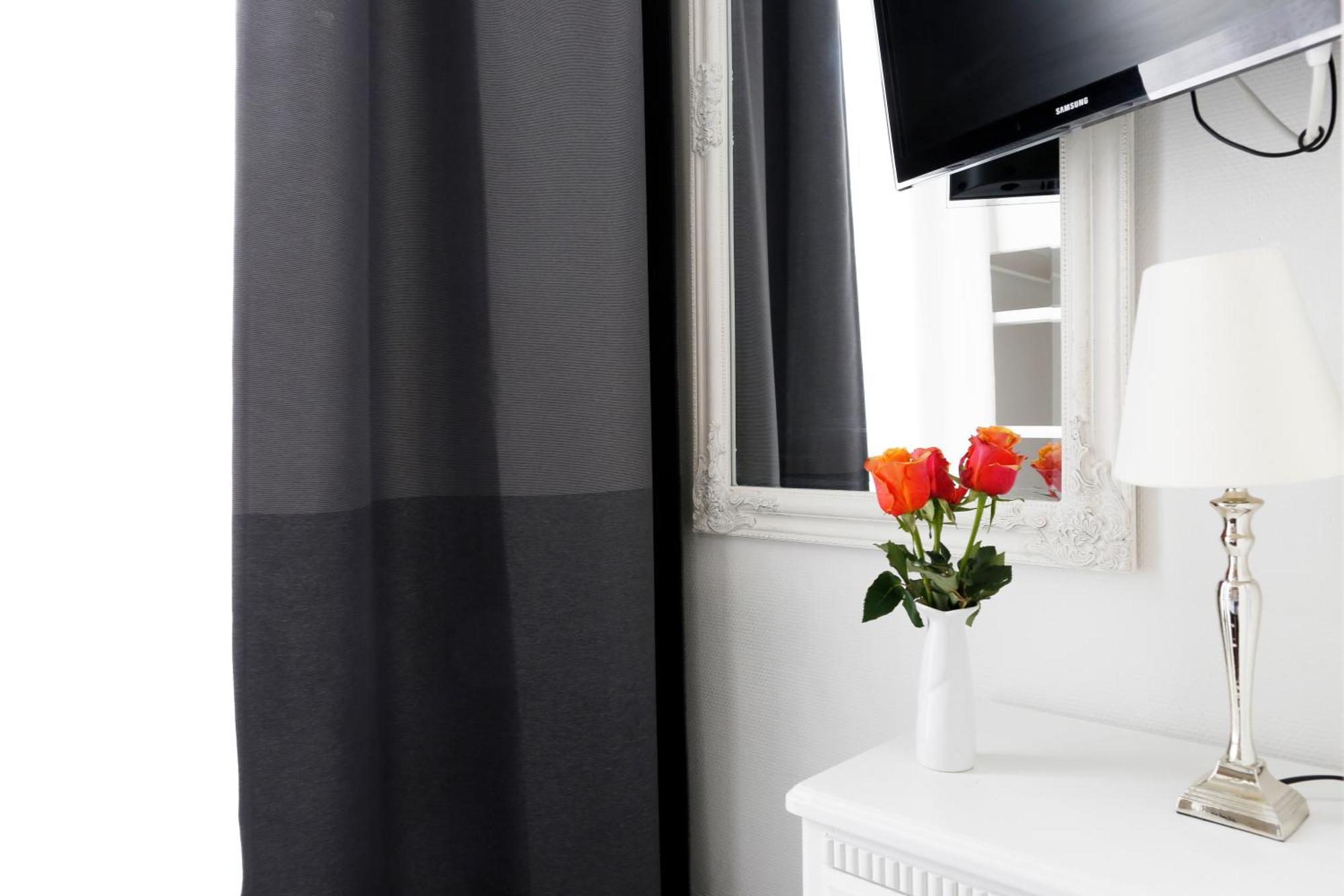 Nieb By Rockchair Apartments L Superhost Status L 3 Bedrooms Boxspringbeds 3 Bathrooms In Center "Kurfuerstendamm" - Cozy Family & Business Flair Welcomes You! Berlin Kültér fotó