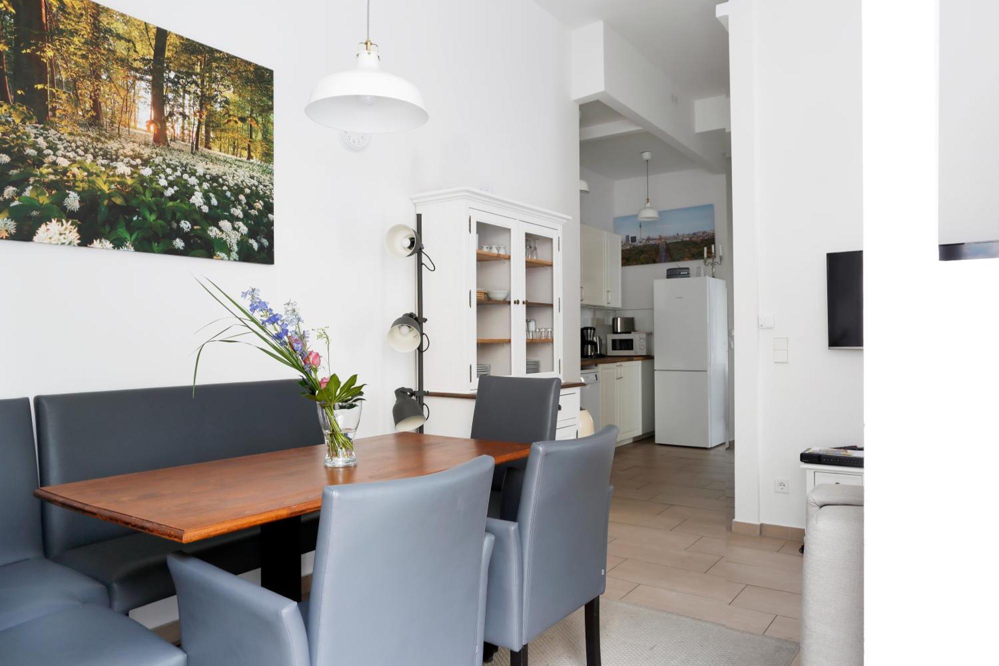 Nieb By Rockchair Apartments L Superhost Status L 3 Bedrooms Boxspringbeds 3 Bathrooms In Center "Kurfuerstendamm" - Cozy Family & Business Flair Welcomes You! Berlin Kültér fotó